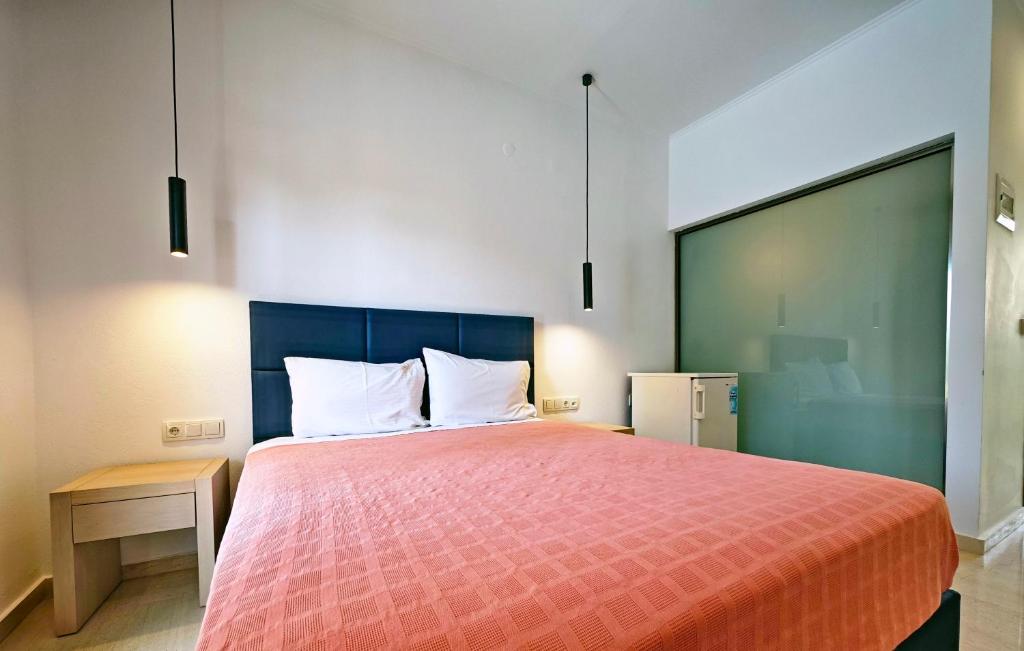 Pasiphae Hotel — Hotel rooms in Skala Kallonis, North Aegean