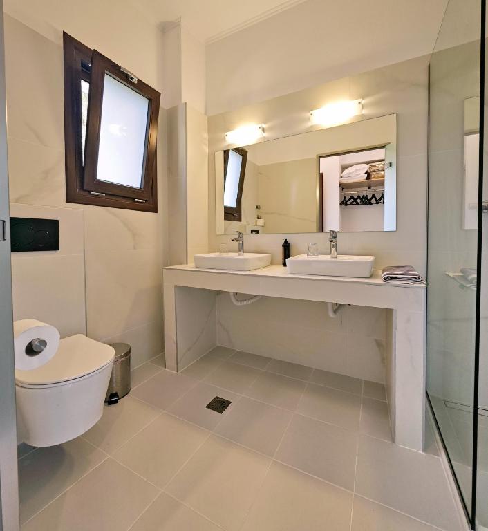 Pasiphae Hotel — Hotel rooms in Skala Kallonis, North Aegean
