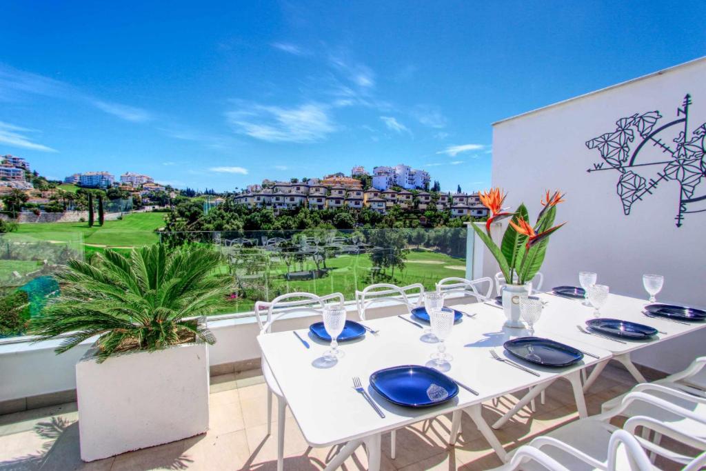 1166 Modern Luxury Villa with Panoramic Golf Views - 4