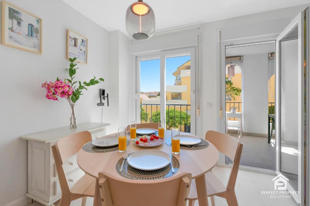 Lale Verde - Modern 2BR with sea views, 2 pools and garage - 2