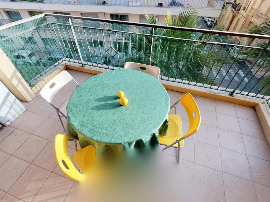Spacieux 3P en Centre-ville de Menton, Terrasse, Parking, Wifi Gratuit, Proche Plage - FR-1-196-270 - 3