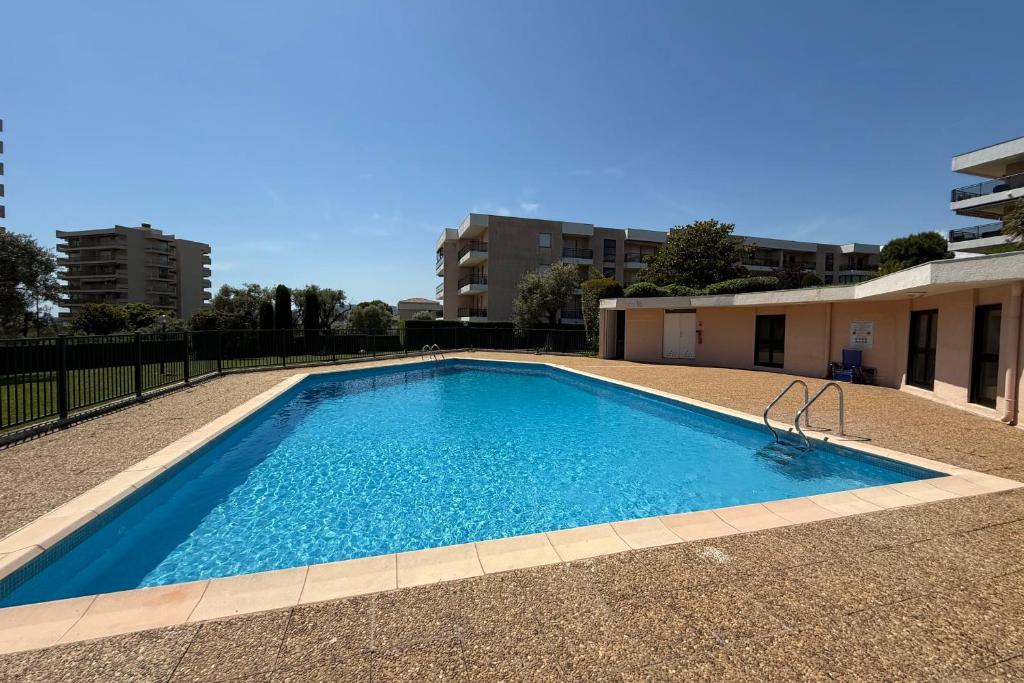 JUAN LES PINS 4 people Pool Garage - 5