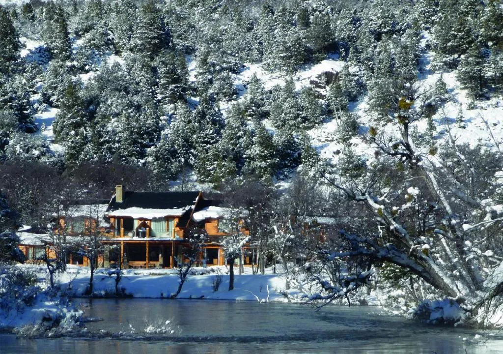 Rio Hermoso Hotel De Montaña, hotel in San Martín de los Andes