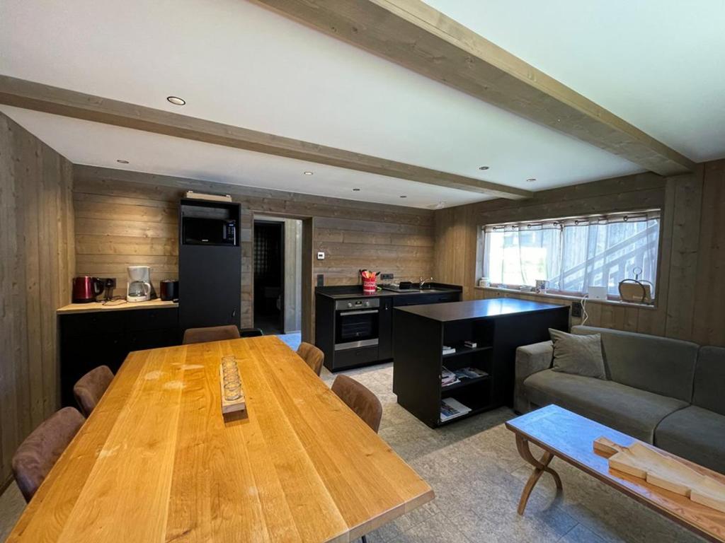 Appartement rénové, 6 pers, 2 ch + coin montagne, centre Crest-Voland, parking, skiroom, WIFI - 1