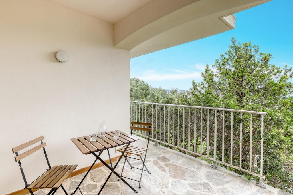 Bright apartment with terrace and sea view Le Lavandou - 2