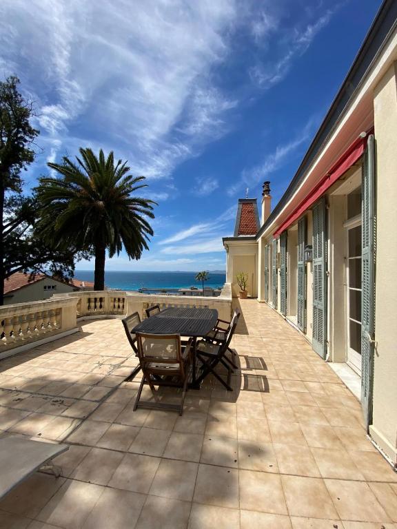 PALMERAIE - Magnifique appartement d'époque avec Vue Mer 4 personnes avec terrasse Le Port Nice, Nice
