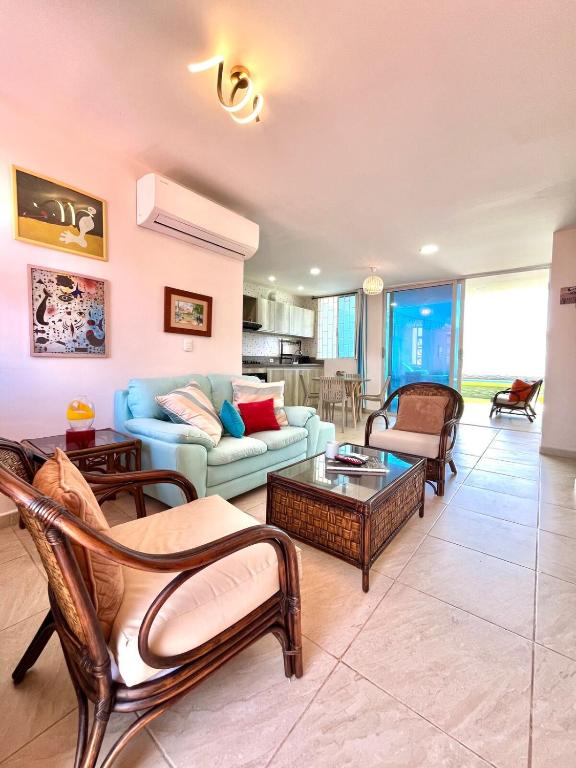 Beachfront Cabin with Private Pool - 4