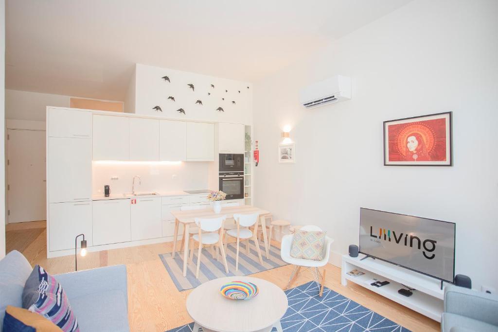 Liiiving in Porto - Haven Pool Apartment, Porto