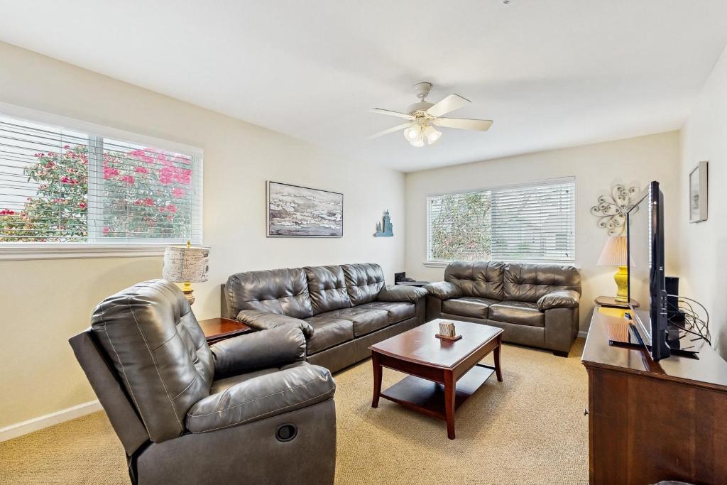 Cottage by the Sea, Lincoln City