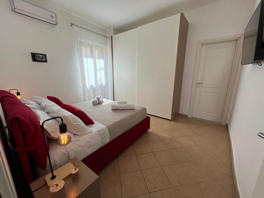 Santa Maruzza - Apartment with Balcony View, 5 Min Walk to Teatro Massimo & Cathedral - 4