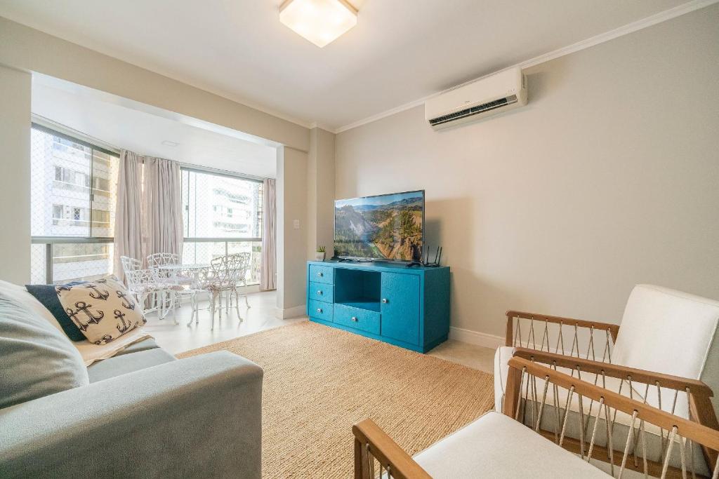 Ruth de Sá 3 Dorm Quadra Mar by Achei Camboriú, Balneário Camboriú