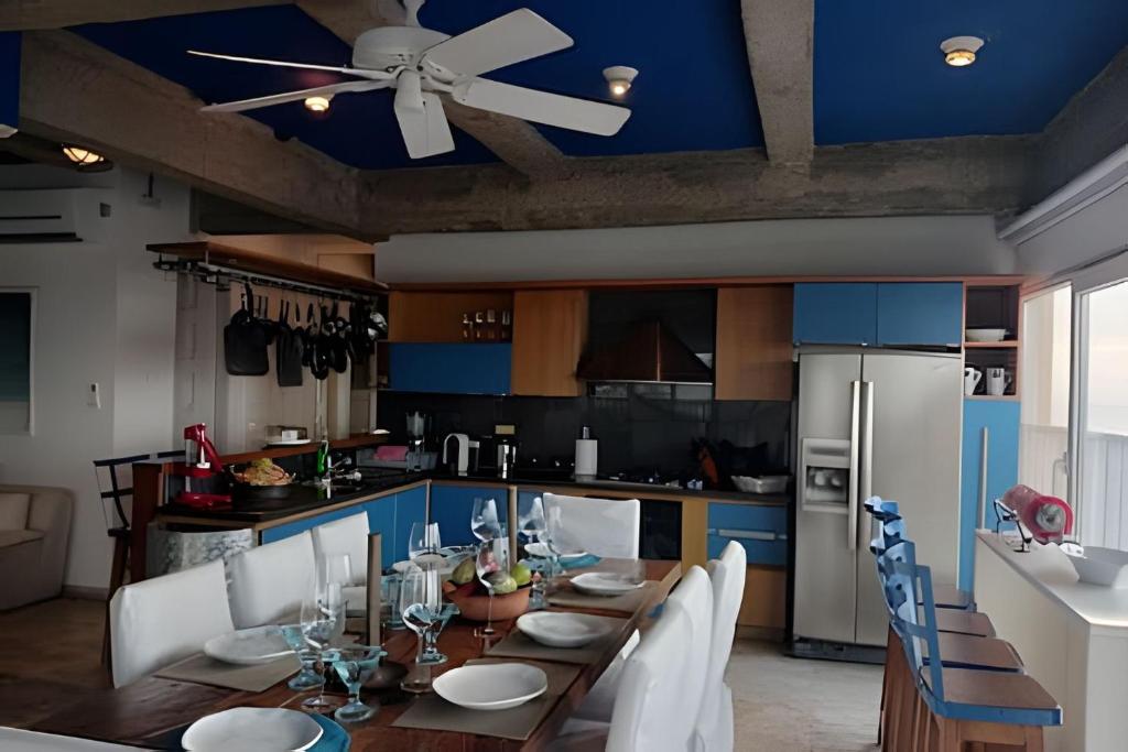Premium Apt in Walled City | Sea View - 3