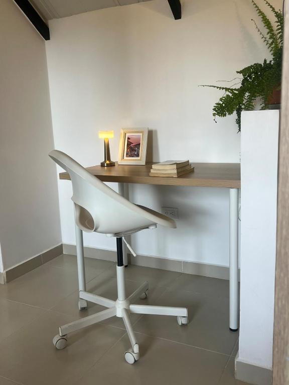 Un apartamento cálido y céntrico rodeado de jardines - 5