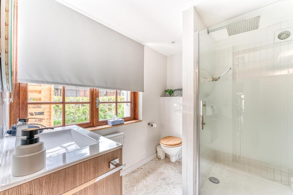 Appartement de Luxe avec Jacuzzi, Vue Montagne et Jardin - 5