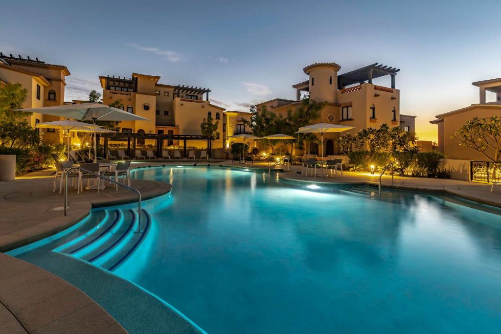 Deluxe Ground Floor 3 BR Sleeps 8 with Resort Amenities - 3