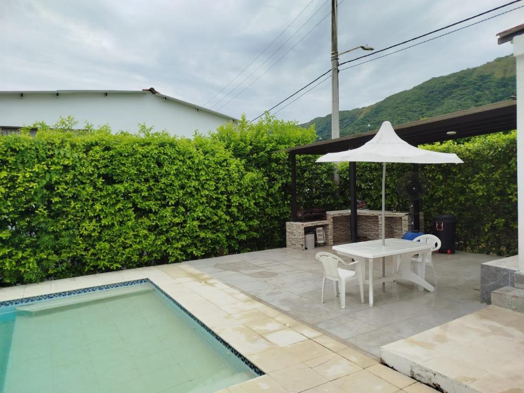 Hermosa Casa Campestre en Ricaurte Girardot - 2