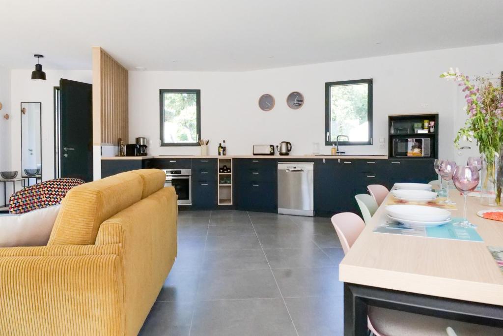 Villa des Hérondais avec piscine - idéal familles - 8 personnes - 5