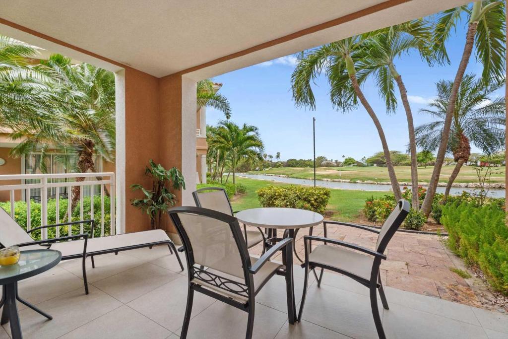Golf Course View - Garden 1BR condo - DR01, Palm-Eagle Beach