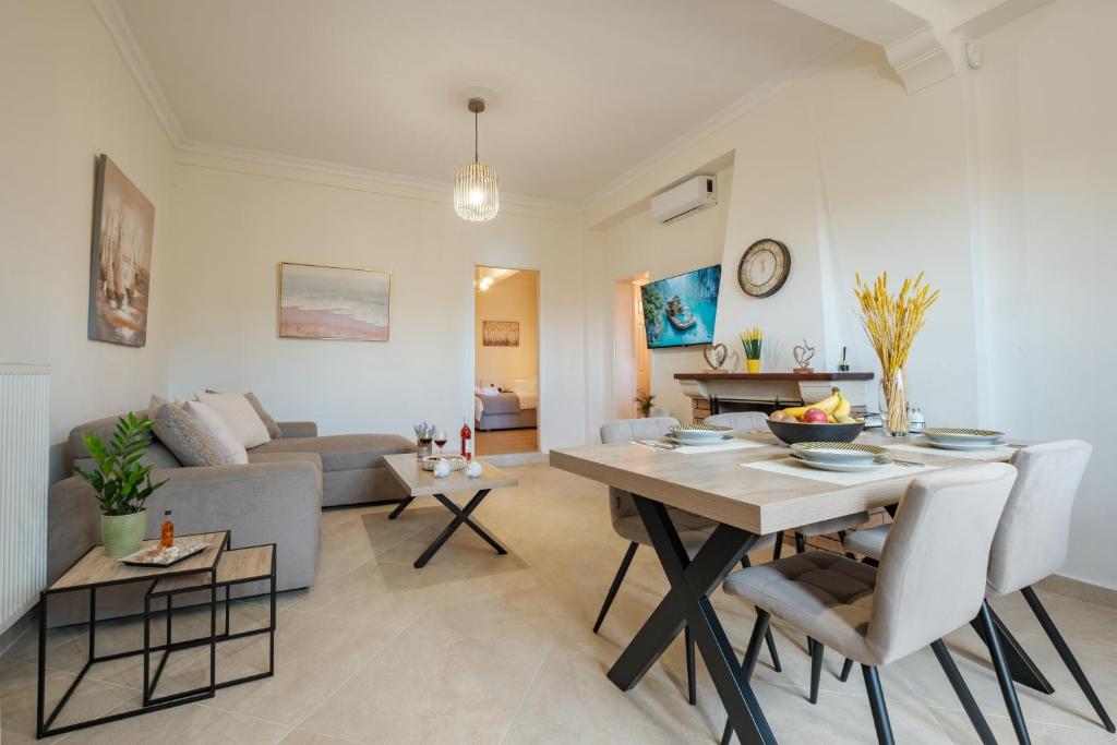 Piniata Guest House, Kanálion