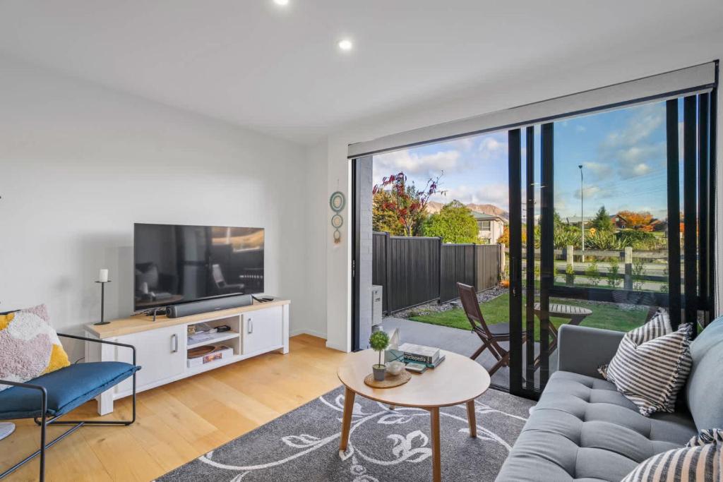 Magic on Rowley, Wanaka