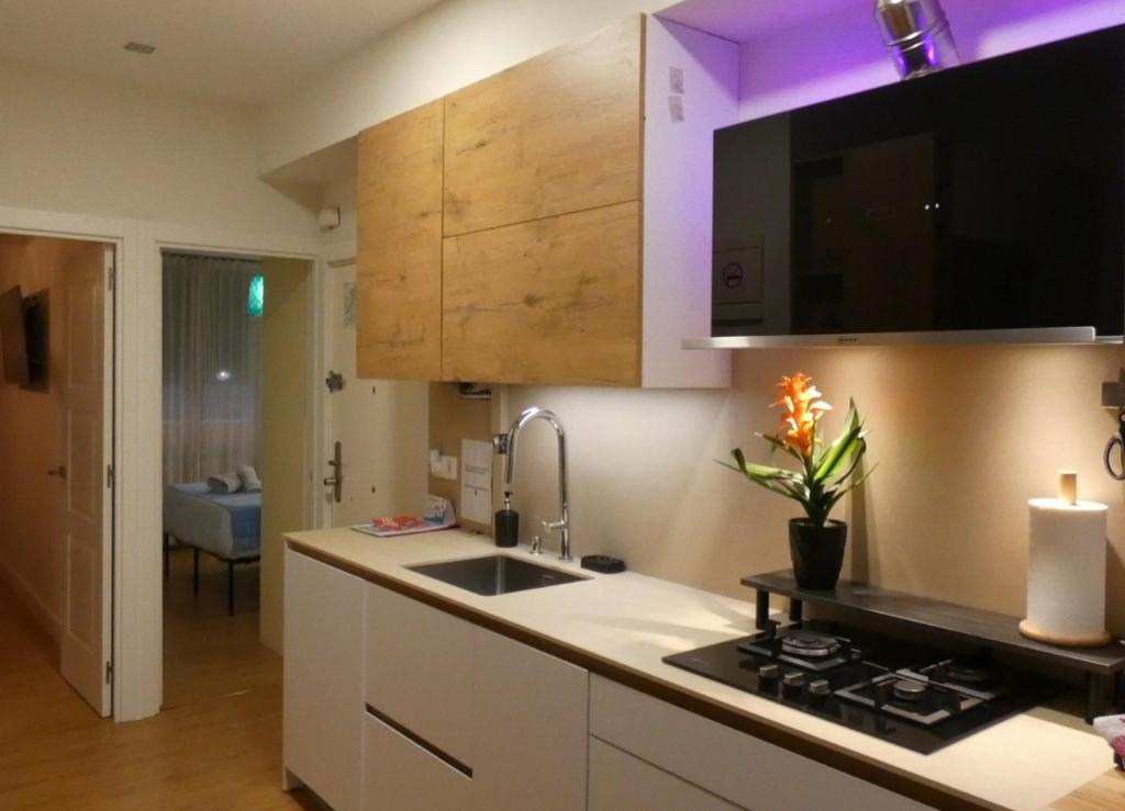 Viana Urban Apartment , Cozy 2BR Near Old Town - 5