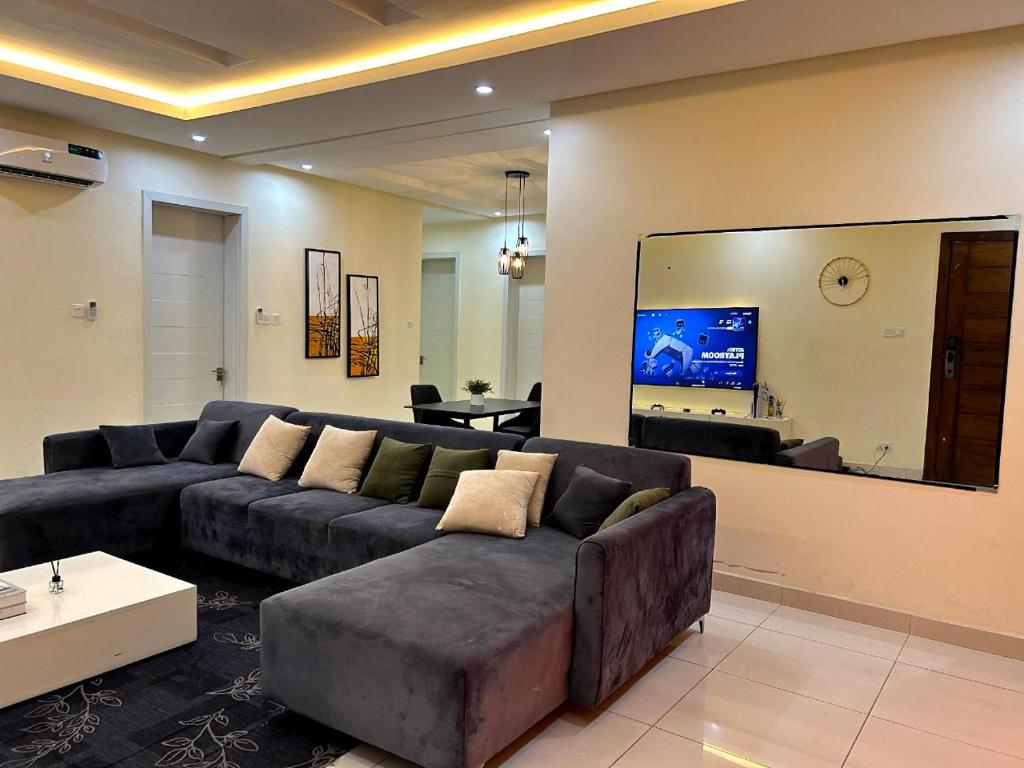 Granduer Apartment, Maiyegun