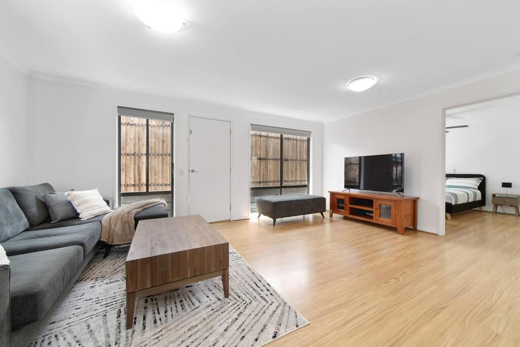 The Station Mornington, Mornington