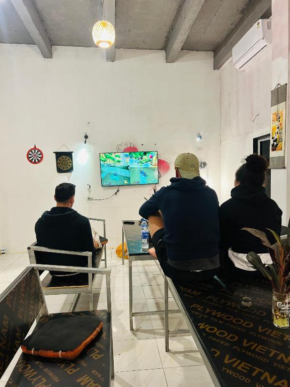 Shared lounge/TV area