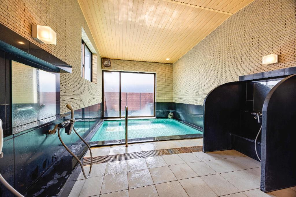 Hot spring bath