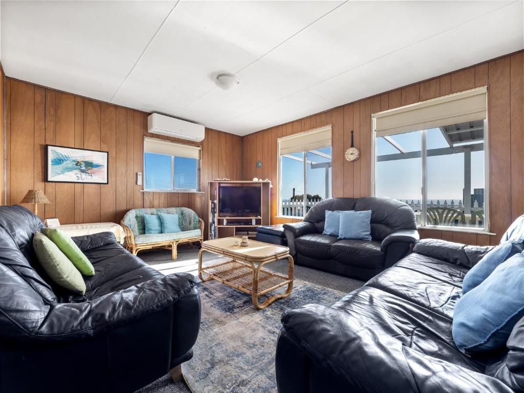 Watts Surf Shack in Gracetown 전경