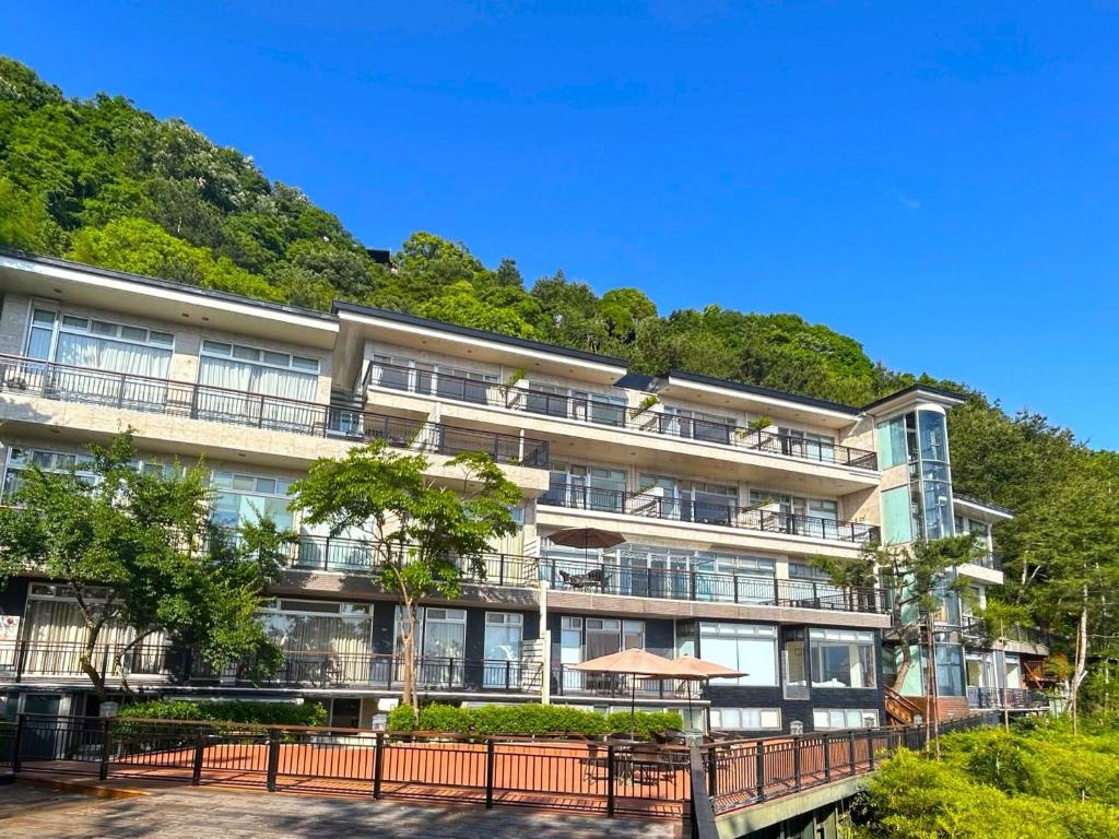 清境 雲的故鄉, Renai