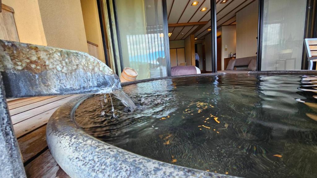 Open air bath
