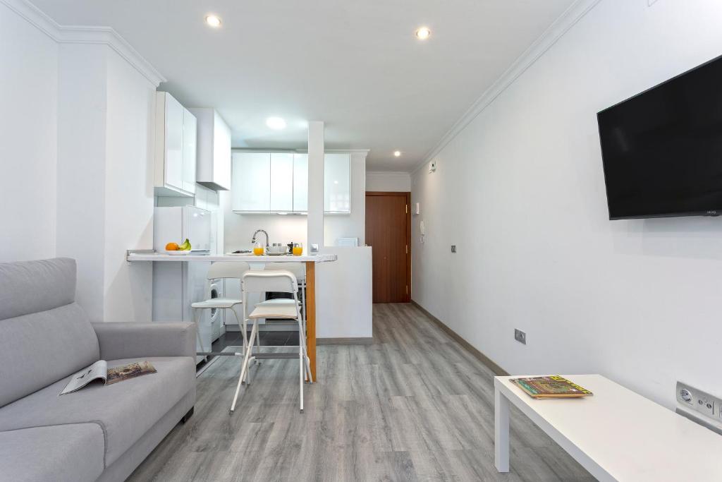 Sunstay Lovely Loft Fuengirola - 4