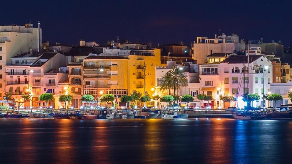 Coastal Paradise with Rooftop Pool - Just 50m from Cambrils Beach! - 5