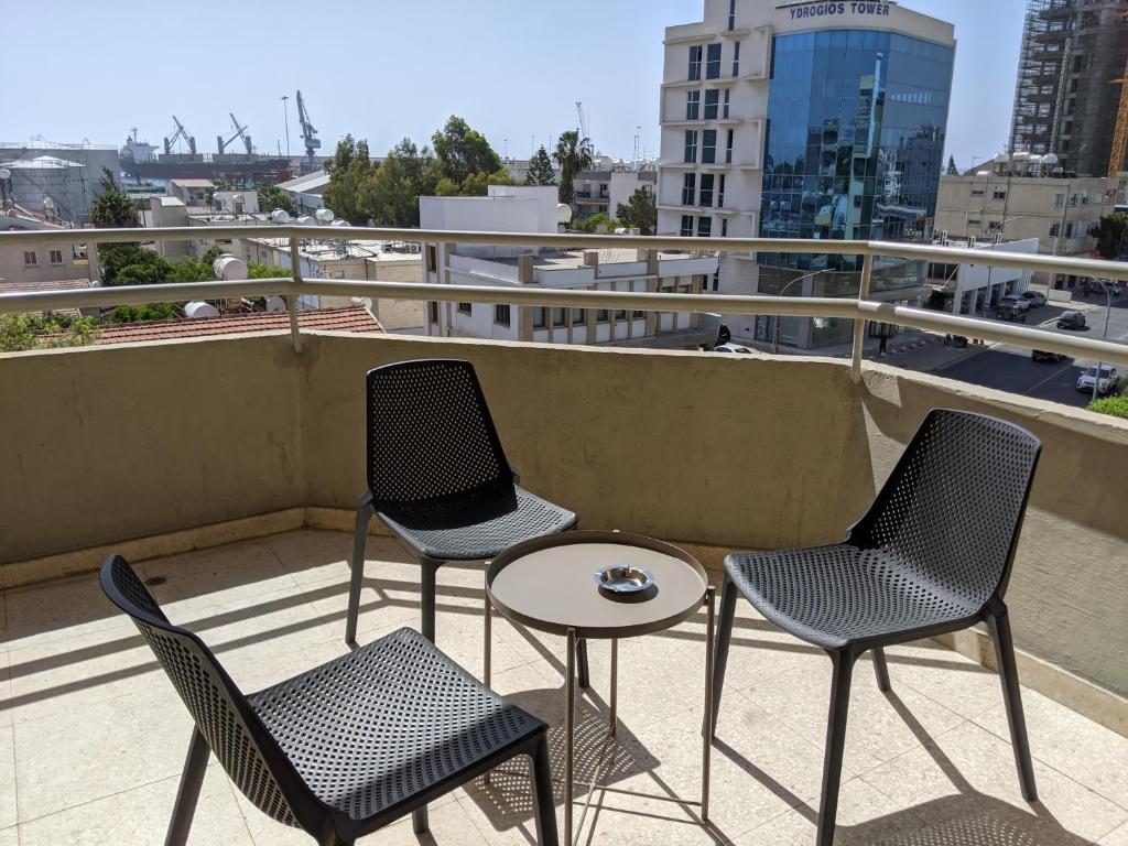 Sunflower Hotel Apartments — Hotel building in Larnaca, Larnaca Region