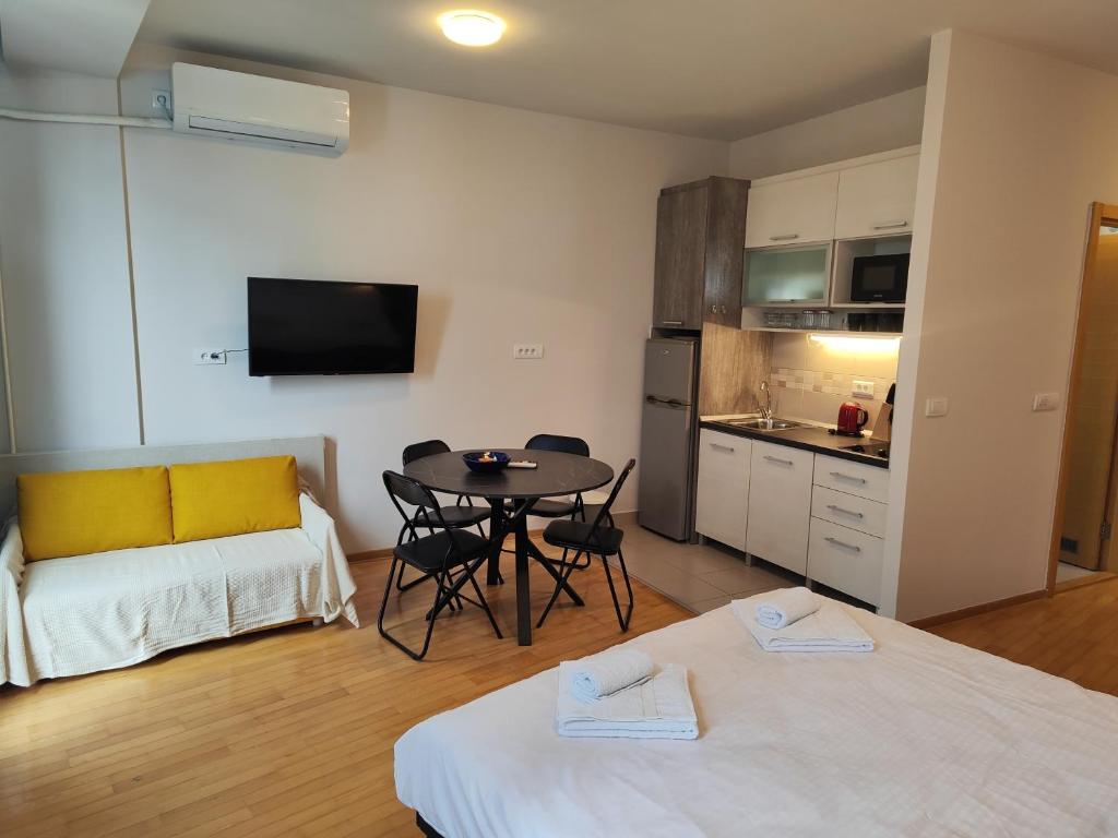 Belle Apartments-Elegance Apartments - 3