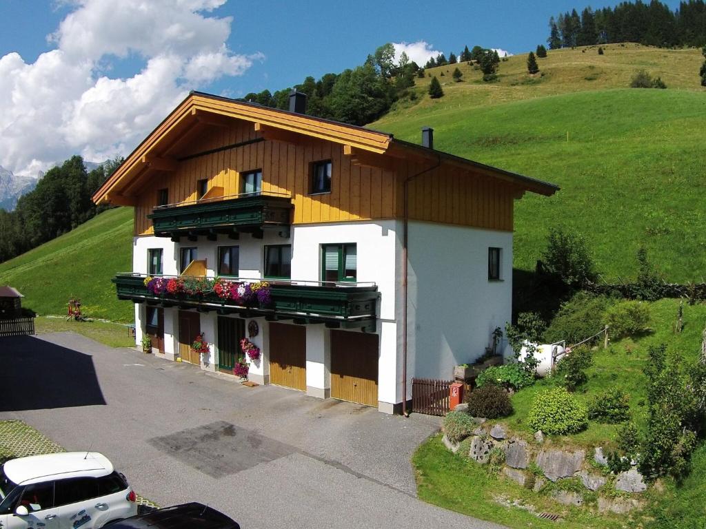 Modern Holiday Home in Maria Alm near Ski Area - 2
