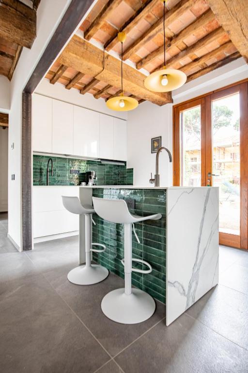 Exclusive property with garden and parking, Deluxe Stay in Viareggio - 5