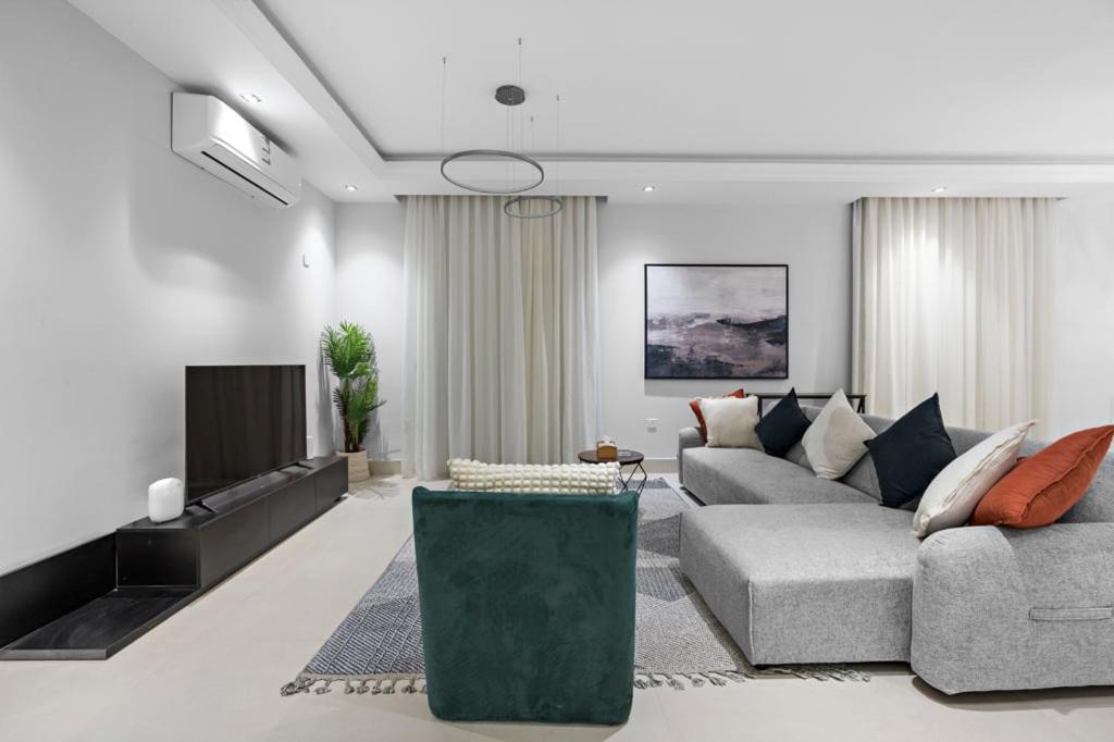 GR-Modern 3-Bedroom Self-Entry, Rijád