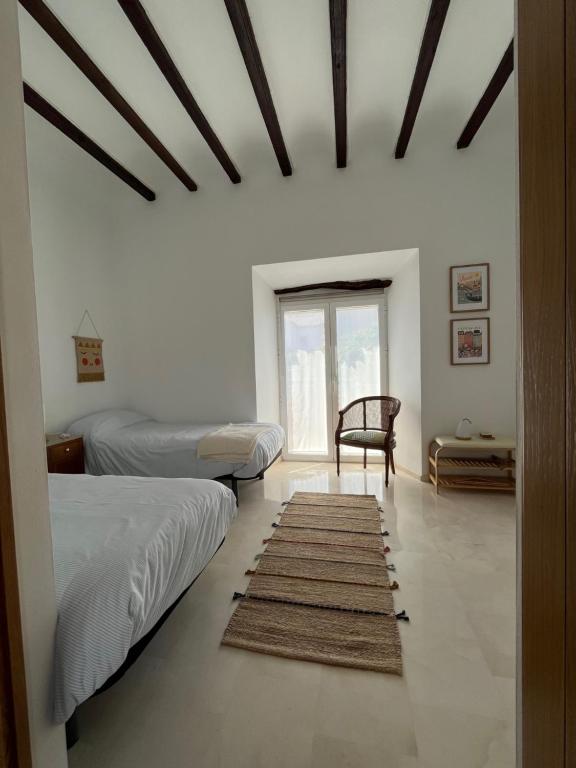 Casa con jardín y piscina en Córdoba - 2