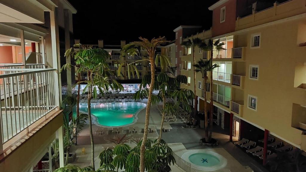 Hotel Chatur Costa Caleta — Swimming pool in Caleta De Fuste, Canary Islands