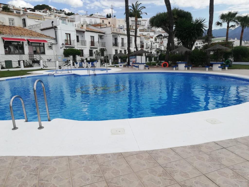 A2407 Charming Townhouse with sea views and pool - 2