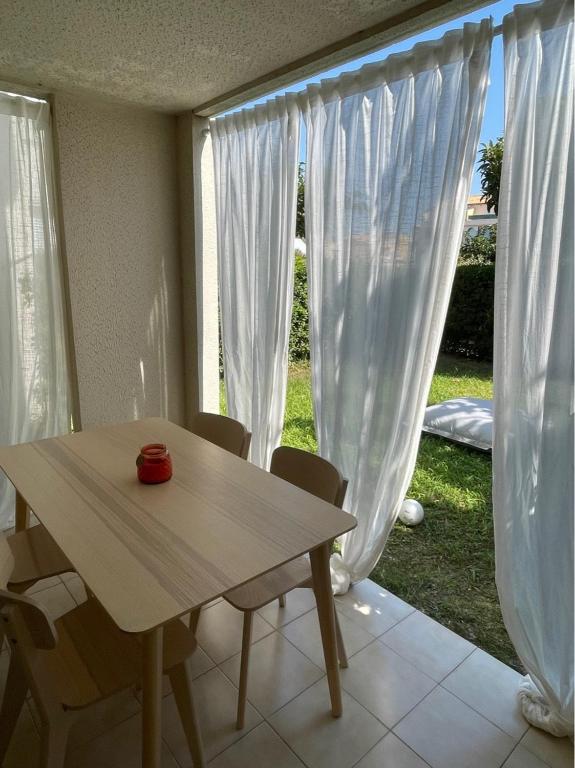 Appartement rénové avec piscine, plage 2mns à pied - 5