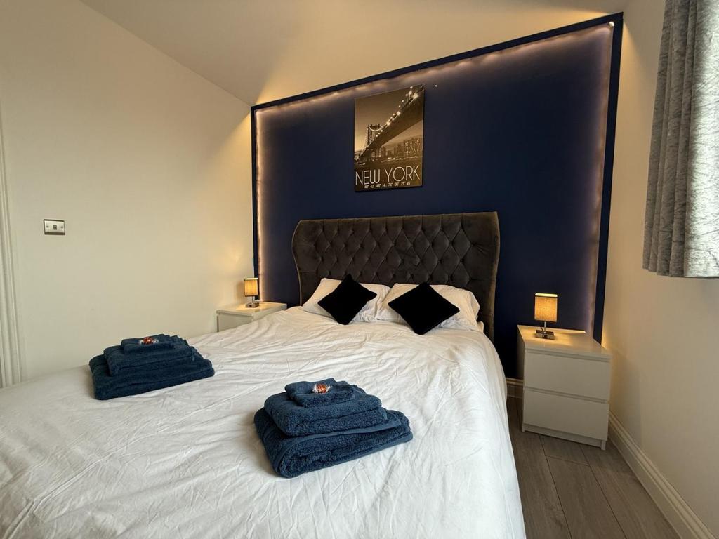 Aylesbury Apartment Contractors & Holiday Stays Free Parking, Weston Turville