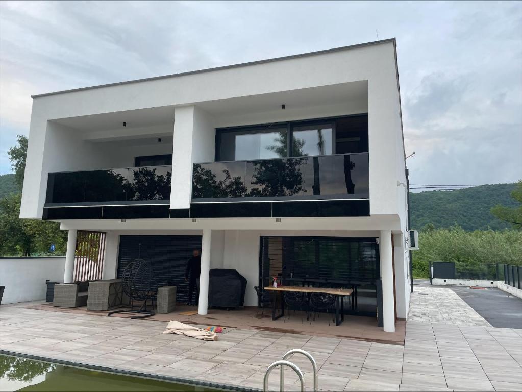 Villa Modern - 3