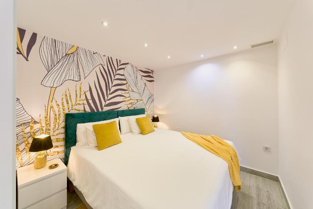 Hola MarBella Cozy Penthouse Old town & Beach - 2