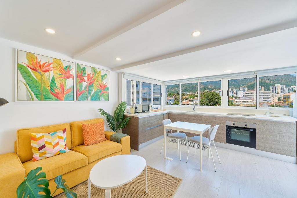 Hola MarBella Cozy Penthouse Old town & Beach - 1