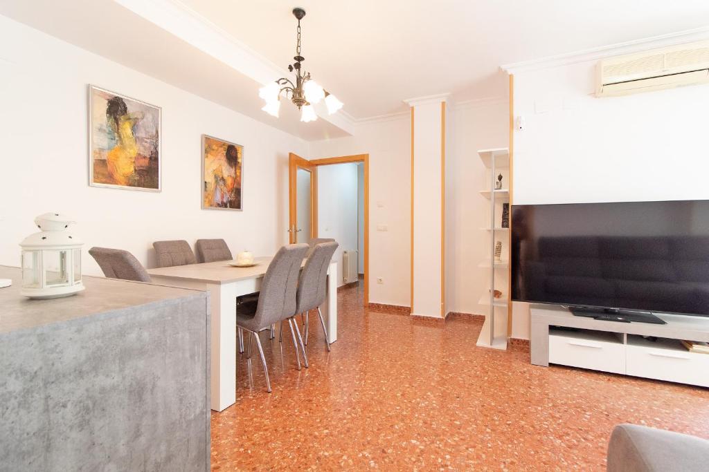Global Vacacional, Apartamento con terraza en la playa de Puerto Sagunto - 3