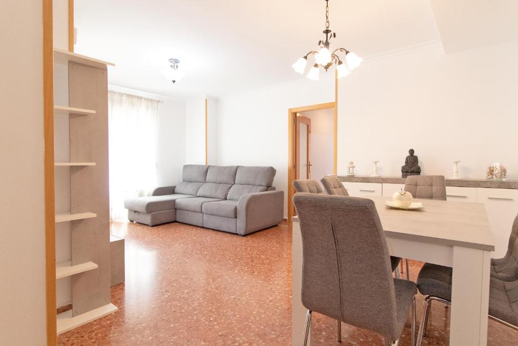 Global Vacacional, Apartamento con terraza en la playa de Puerto Sagunto - 2