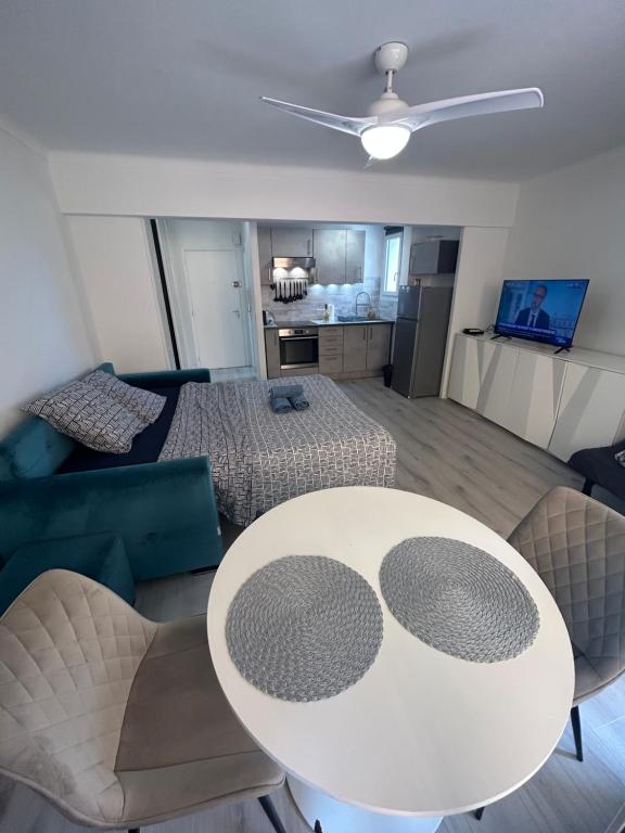 Grand Studio 4 couchages Gare routière et train station Plages et Casino à pied Nespresso Netflix fast Wifi - 4